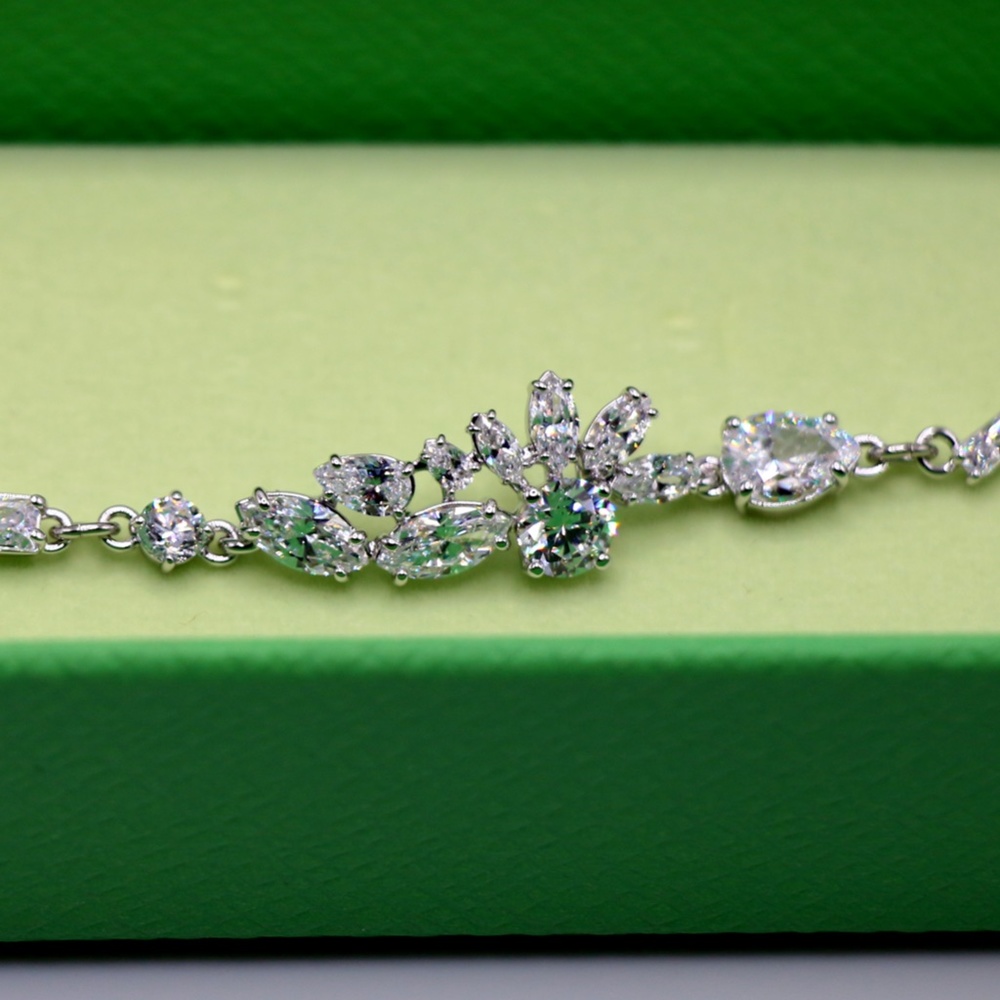 Swarovski Gema Bracelet, Mixed Cuts, Flower, White, Rhodium Plated 5644687. NIB